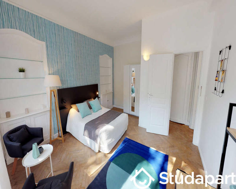 Chambre - 140 m² - 1 pièce