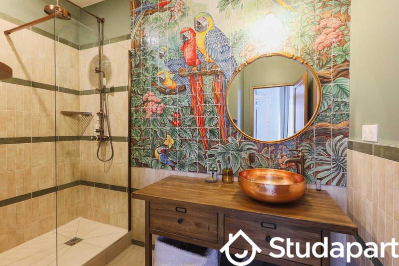 Appartement - 96 m² - 2 pièces