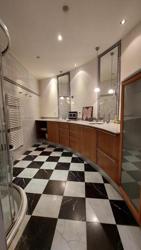 Appartement - 167 m² - 5 pièces