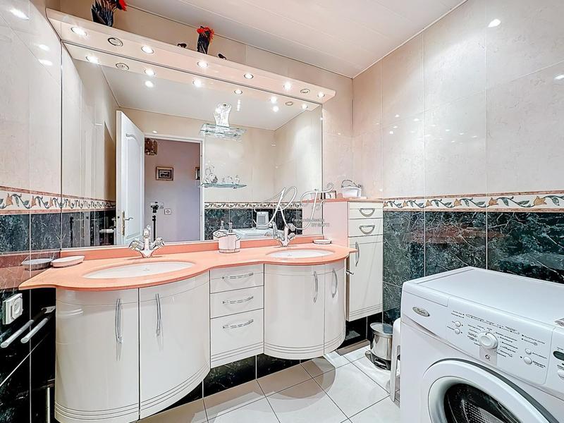 Appartement - 88 m² - 5 pièces