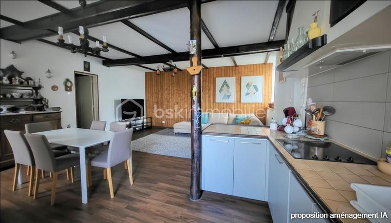 Maison traditionnelle - 275 m² - 12 pièces