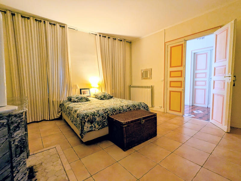 Maison - 300 m² - 10 pièces