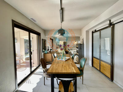 Maison - 170 m² - 8 pièces