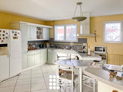 Maison - 153 m² - 4 pièces