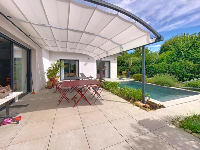 Maison contemporaine - 204 m² - 5 pièces