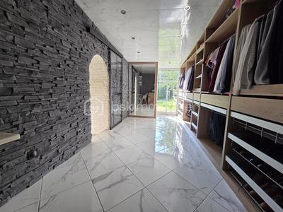 Maison en pierre - 188 m² - 7 pièces