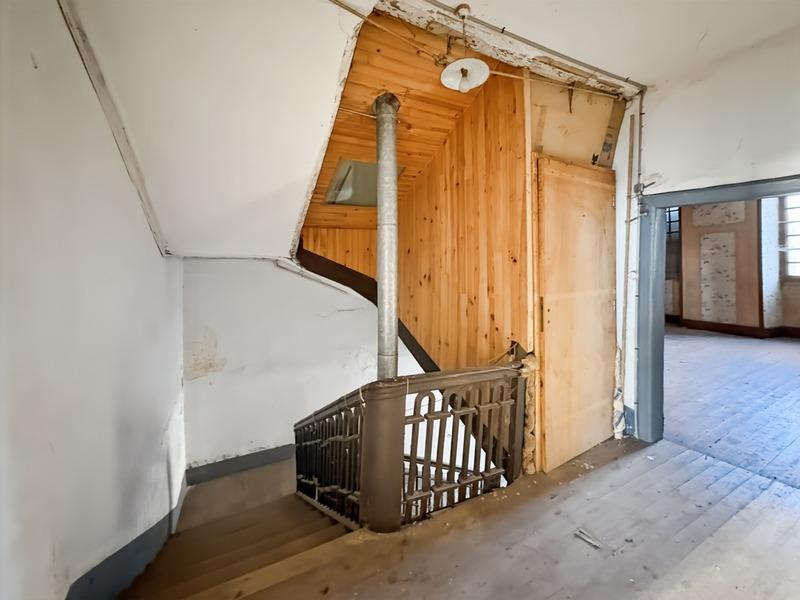 Maison - 204 m² - 6 pièces