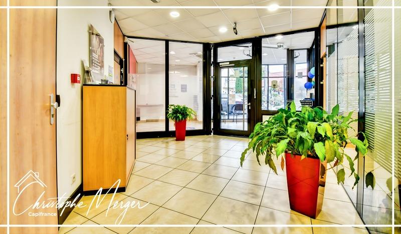 Local commercial - 158 m² - 8 pièces