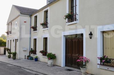 Propriété - 327 m² - 10 pièces