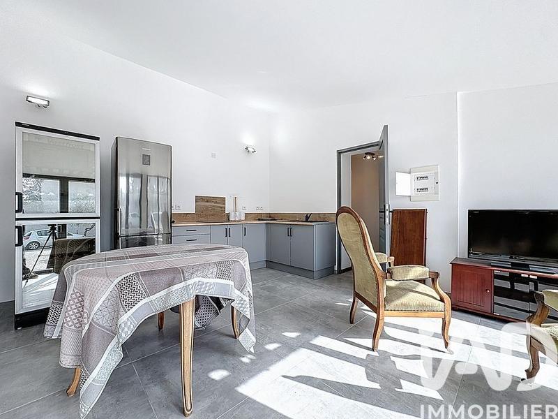 Maison - 284 m² - 10 pièces