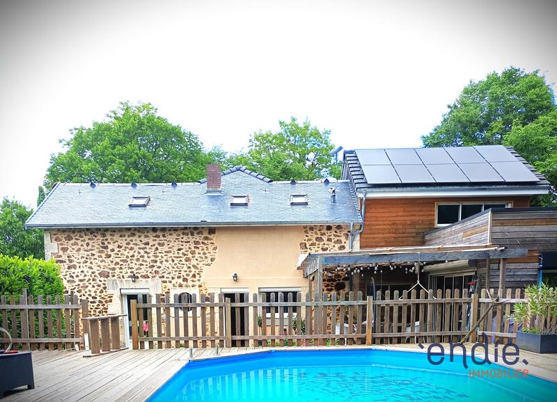 Maison - 200 m² - 8 pièces