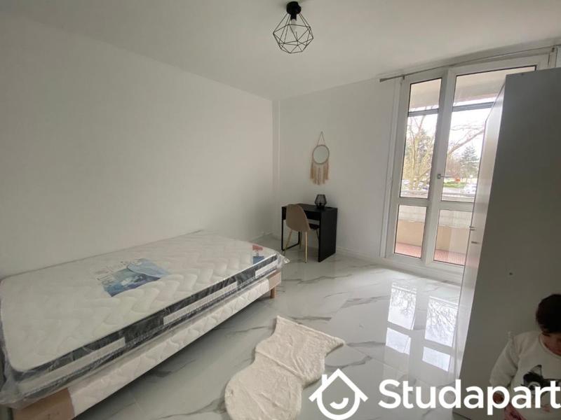 Chambre - 10 m² - 1 pièce