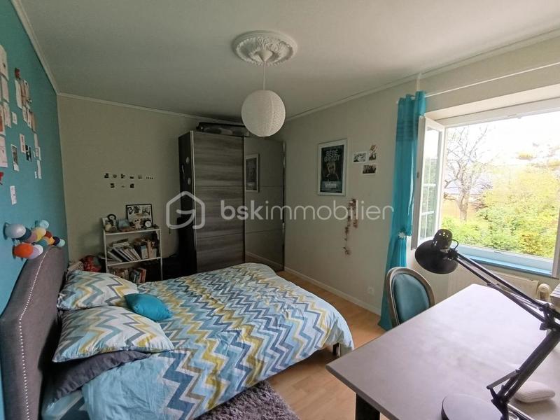 Maison - 186 m² - 7 pièces