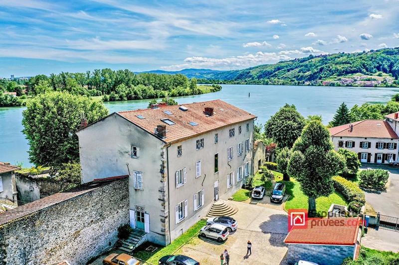 Loft - 135 m² - 3 pièces