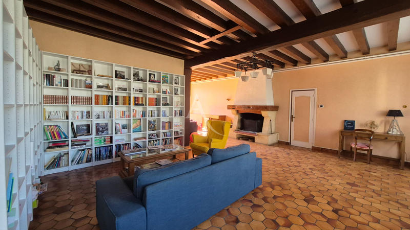 Maison - 265 m² - 9 pièces