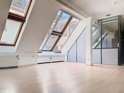 Local d'activités - 133 m² - 6 pièces