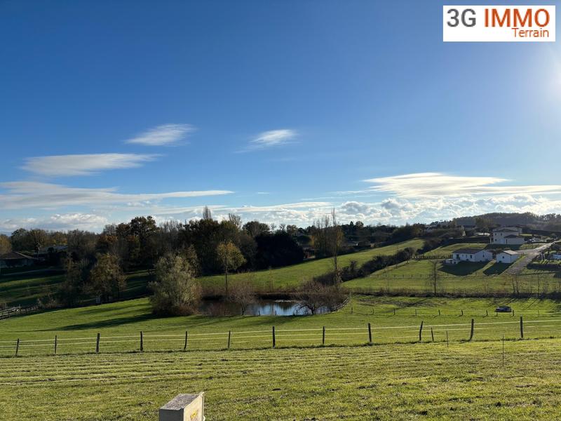 Terrain constructible - 1 555 m²