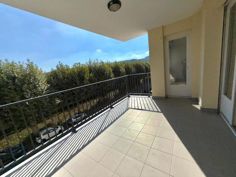 Appartement - 100 m² - 4 pièces