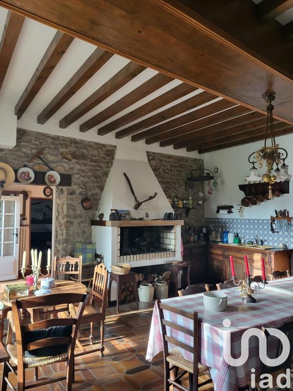 Maison - 250 m² - 8 pièces