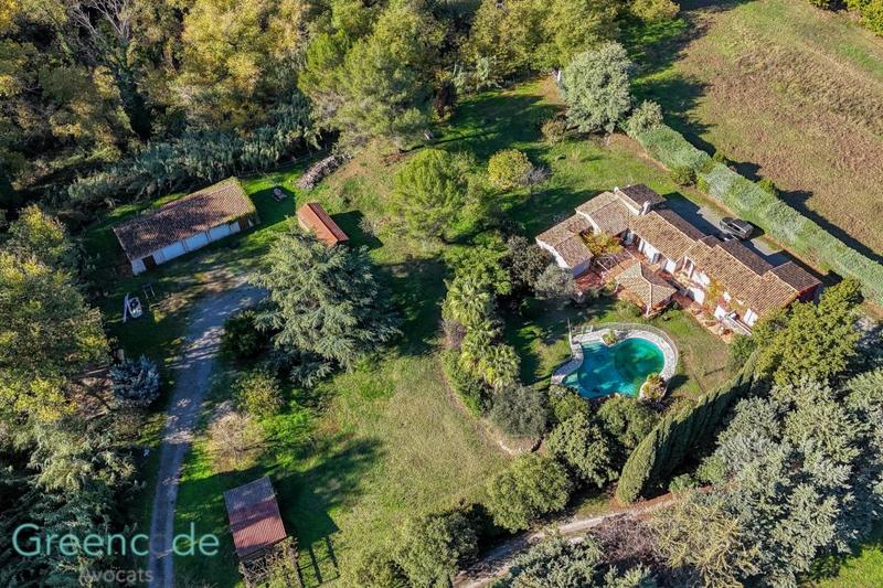 Villa - 215 m² - 10 pièces