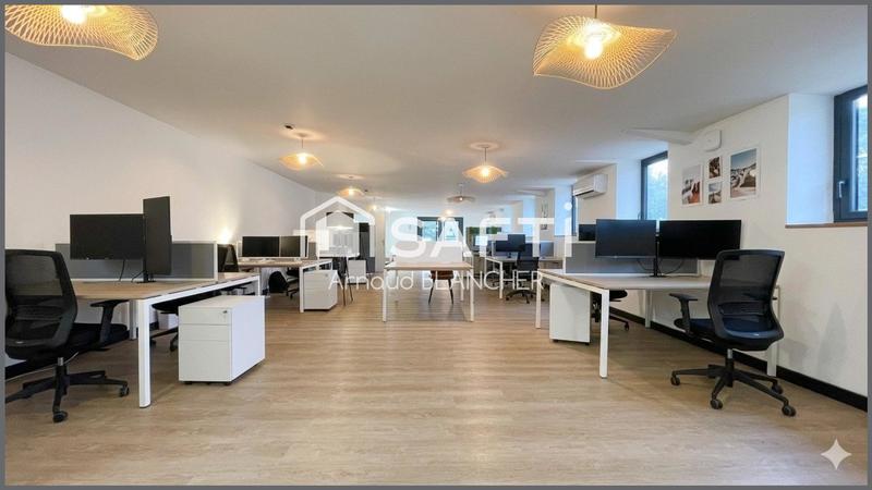 Local commercial - 780 m² - 25 pièces