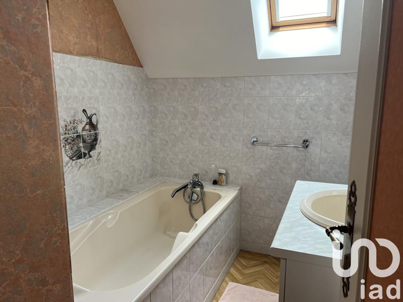 Maison - 252 m² - 7 pièces