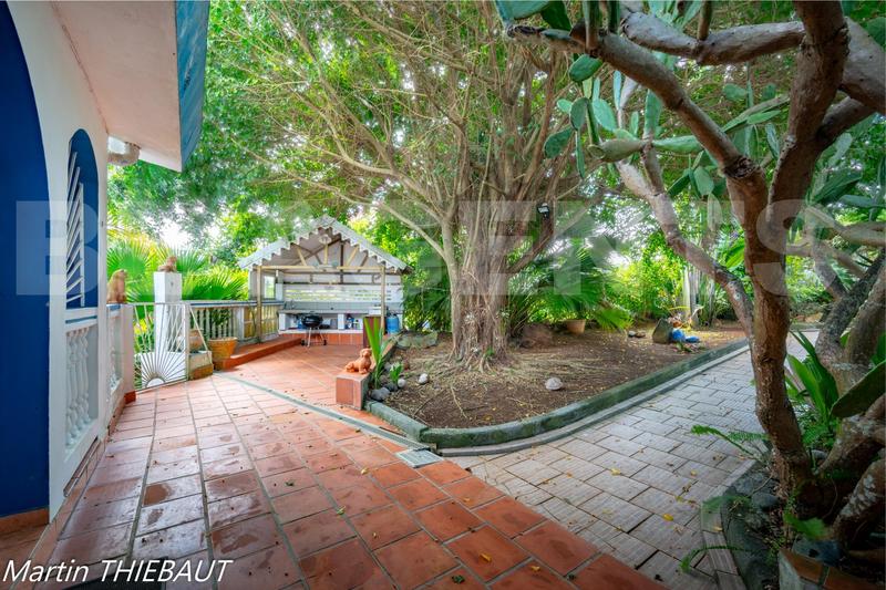 Maison - 260 m² - 12 pièces