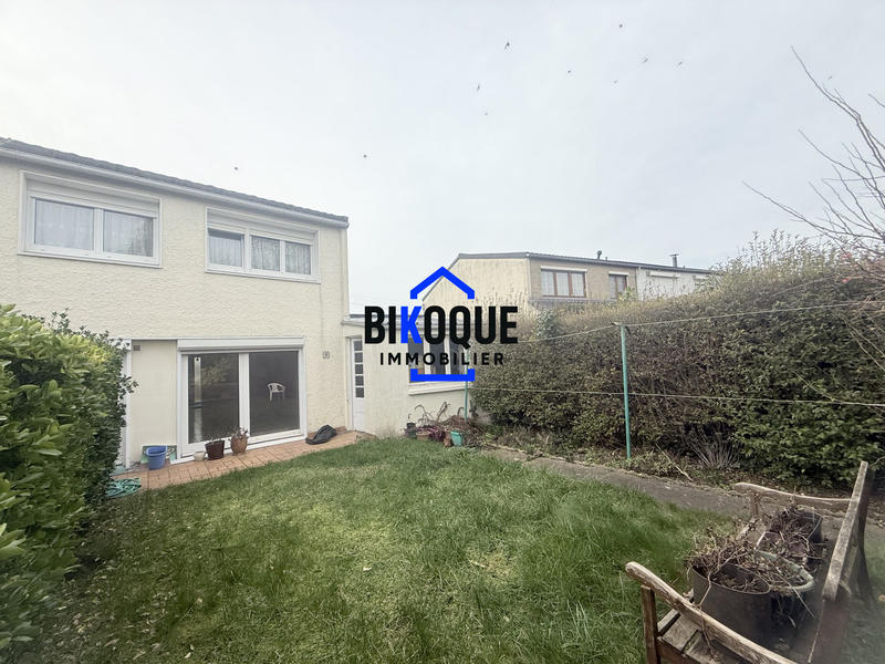 Maison - 99 m² - 5 pièces