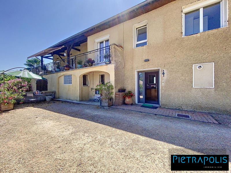 Maison - 140 m² - 5 pièces