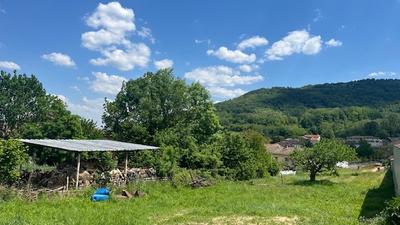 Terrain constructible - 1 122 m²