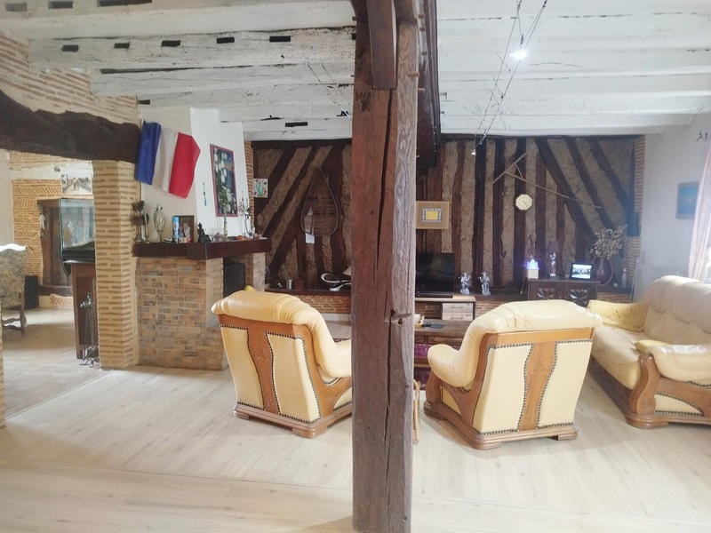 Maison - 215 m² - 6 pièces