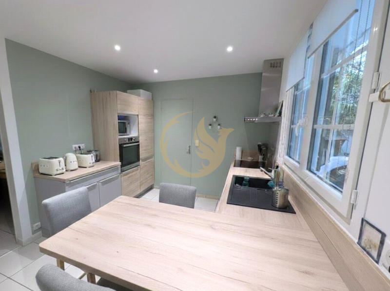 Maison - 145 m² - 7 pièces