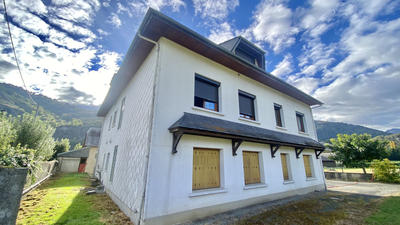 Maison - 265 m² - 11 pièces