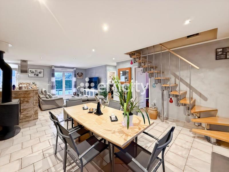 Maison - 100 m² - 5 pièces