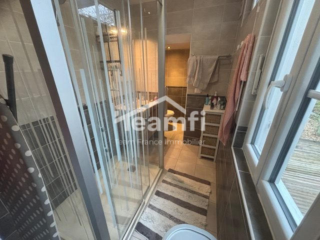 Maison - 142 m² - 8 pièces