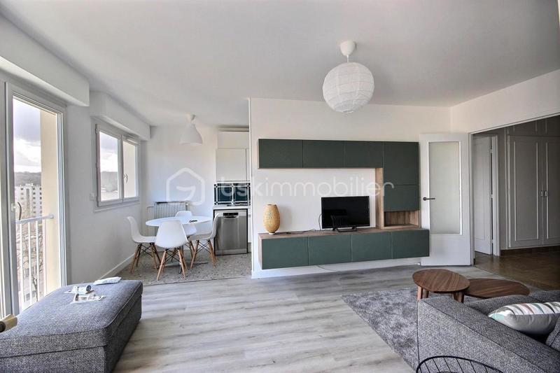 Appartement - 80 m² - 4 pièces