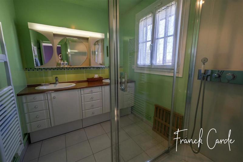 Villa - 225 m² - 8 pièces