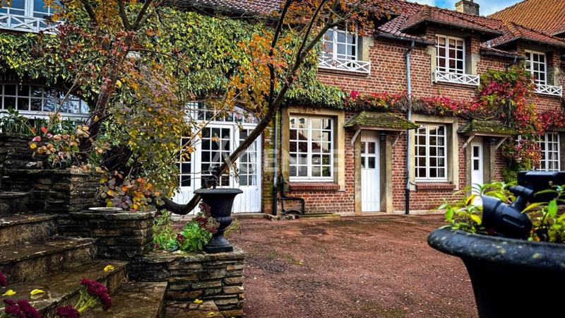 Maison bourgeoise - 352 m² - 9 pièces