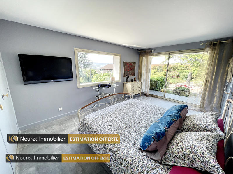 Villa - 225 m² - 8 pièces