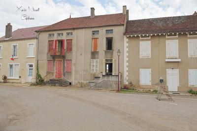 Maison - 240 m² - 10 pièces