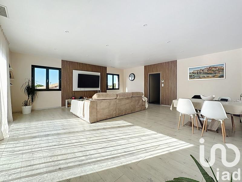 Maison - 222 m² - 8 pièces