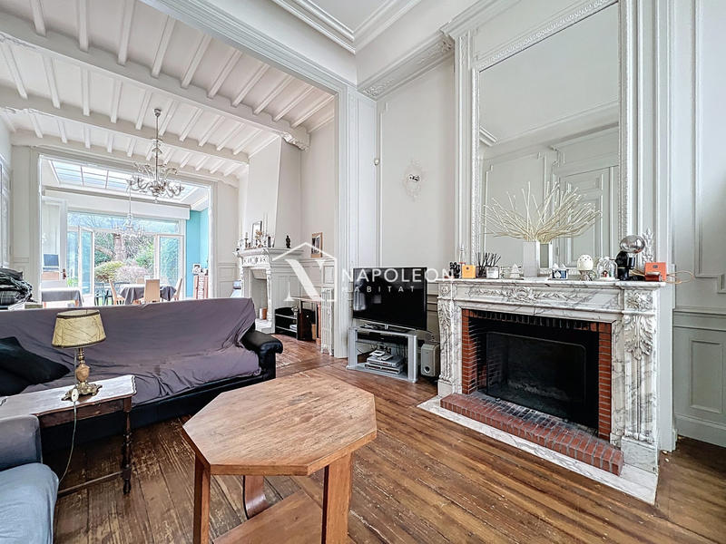 Maison - 260 m² - 7 pièces