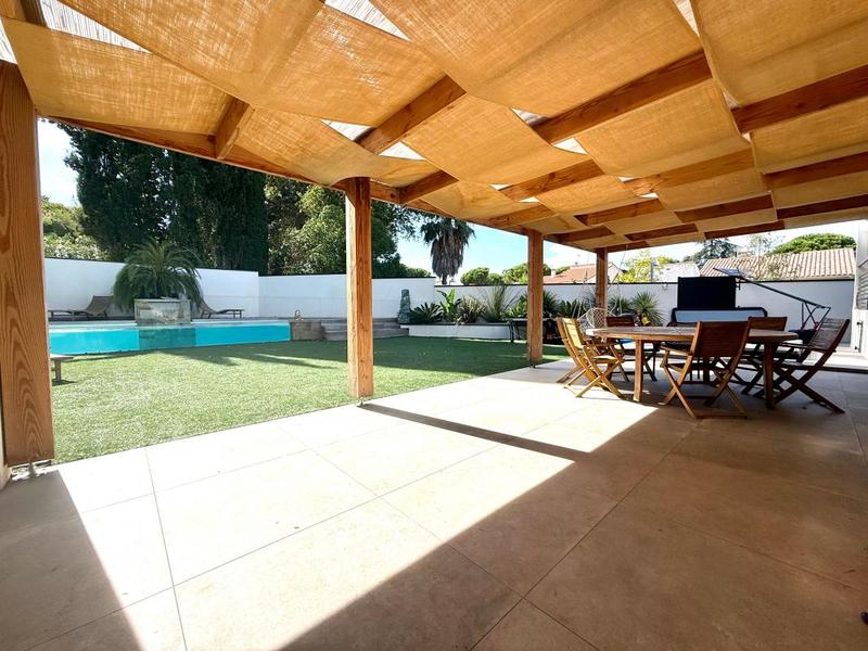 Maison - 220 m² - 6 pièces