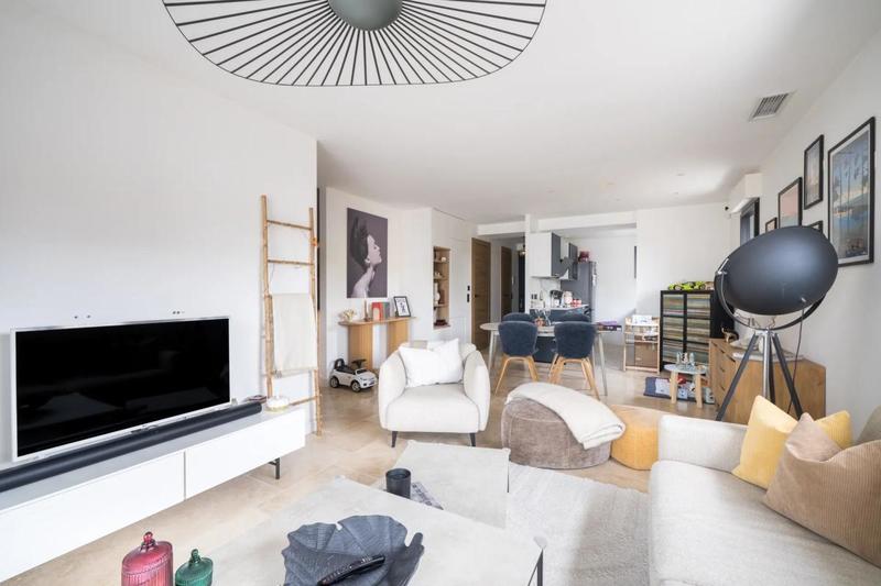 Appartement - 96 m² - 4 pièces