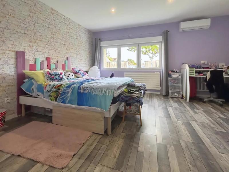 Maison - 241 m² - 8 pièces