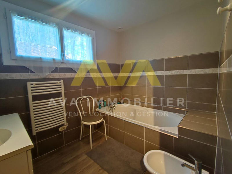 Propriété - 264 m² - 8 pièces