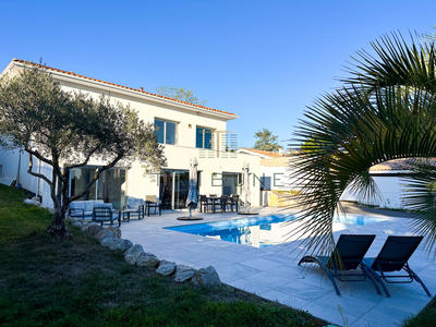 Maison - 145 m² - 8 pièces