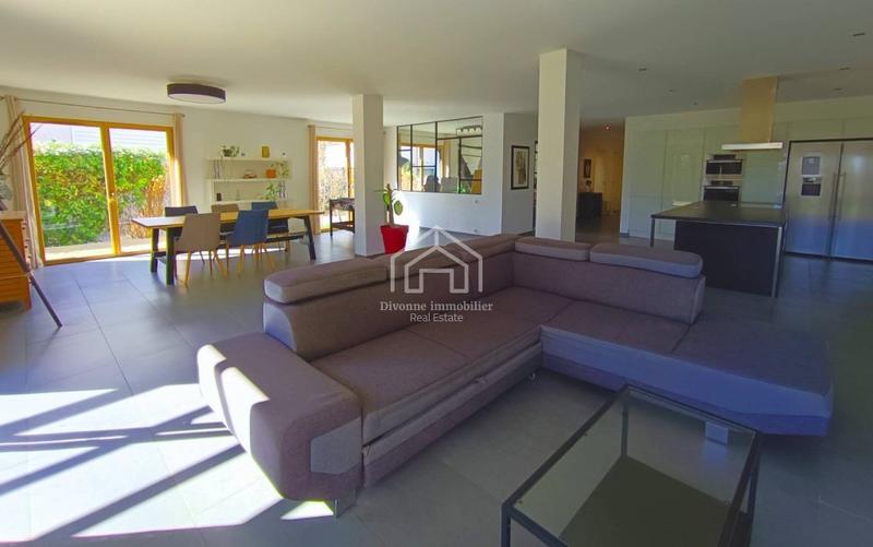 Villa - 236 m² - 5 pièces