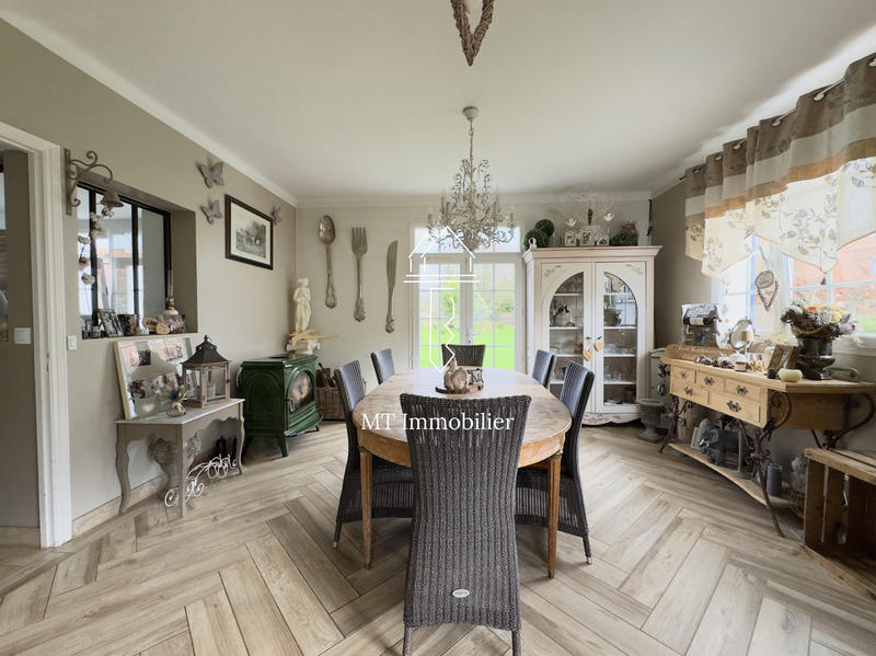 Maison - 181 m² - 8 pièces