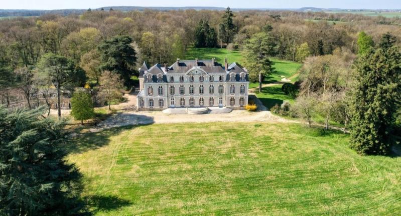 Manoir - 1 850 m² - 30 pièces